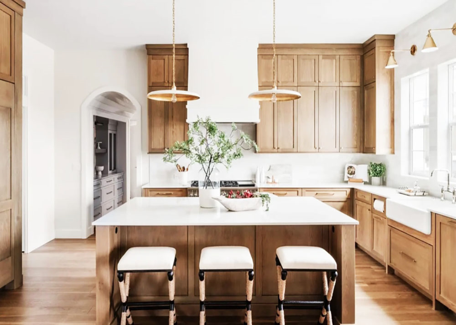 How to Design With Oak Kitchen Cabinets In Modern Home