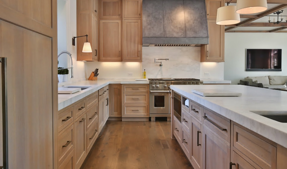 6 Reasons to Choose Oak Kitchen Cabinets for a Kitchen Remodel