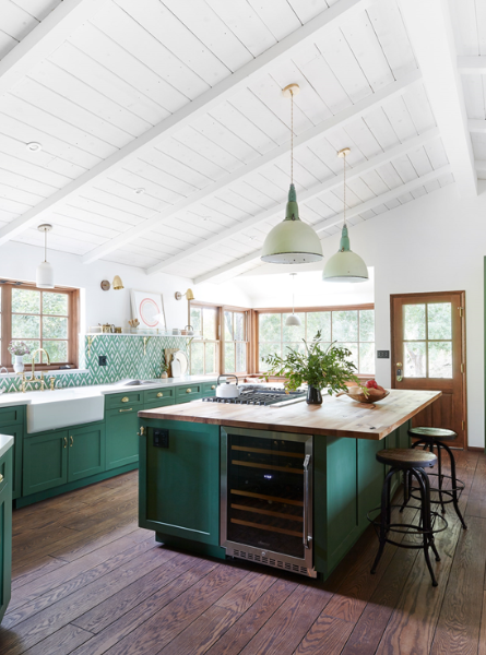 Reasons to Choose Dark Green Cabinets for Kitchen Remodeling