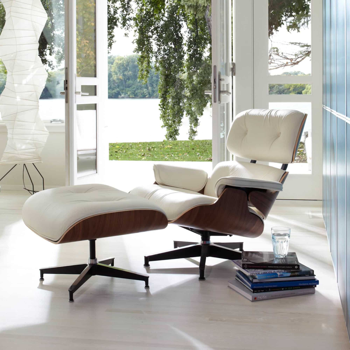 Exploring the Comfort and Style of the Eames Lounge Chair and Ottoman